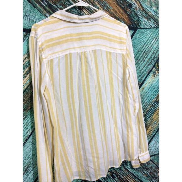 Maurice’s Size Large Gold & White Buttons Up Shirt 🍓🍇 - Picture 9 of 12